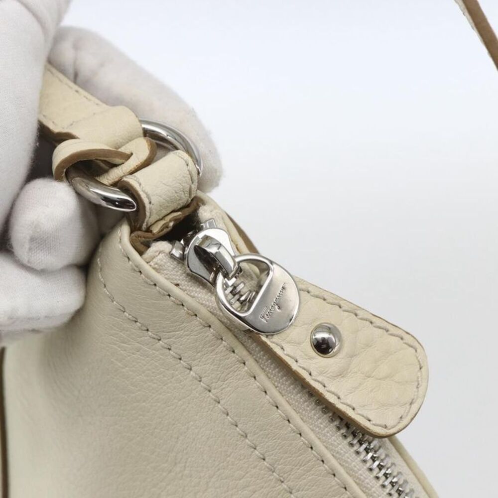Salvatore Ferragamo Gancini Leather White Leather Shoulder Bag Bag - Picture 13 of 16